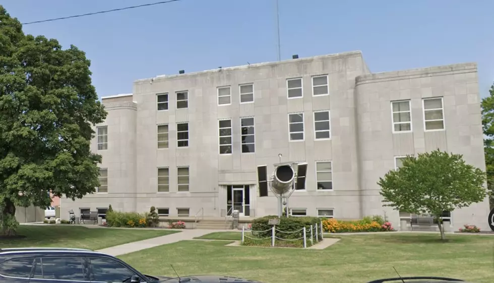 A Small Town in Missouri Just Had a Hilarious Sign War